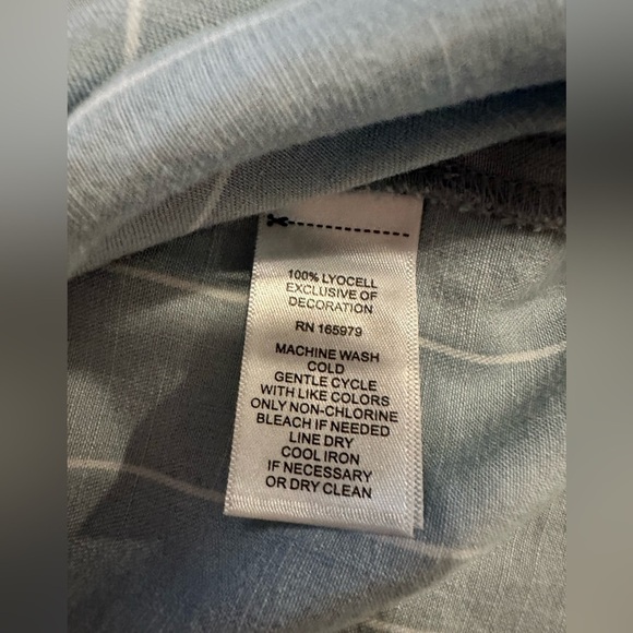 NWT Cupio chambray sleeveless button up blouse size S - Picture 8 of 10